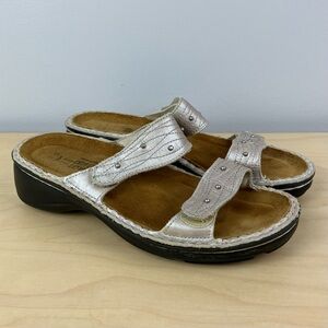 Naot Women’s Size 37 / 6.0 Shiny Pearl Leather Studded 2 Strap Sandals